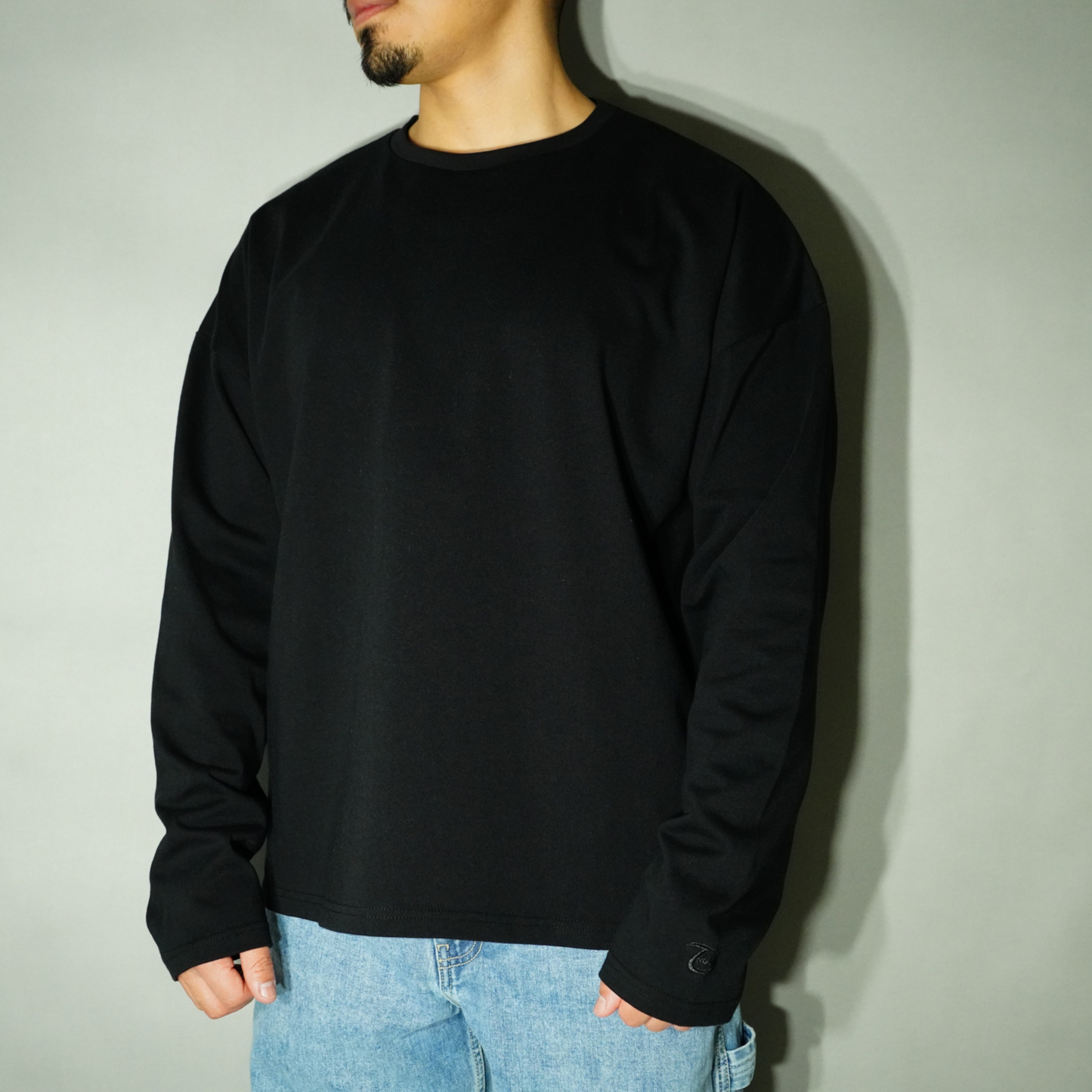 BOXY LONG SLEEVE - BLACK